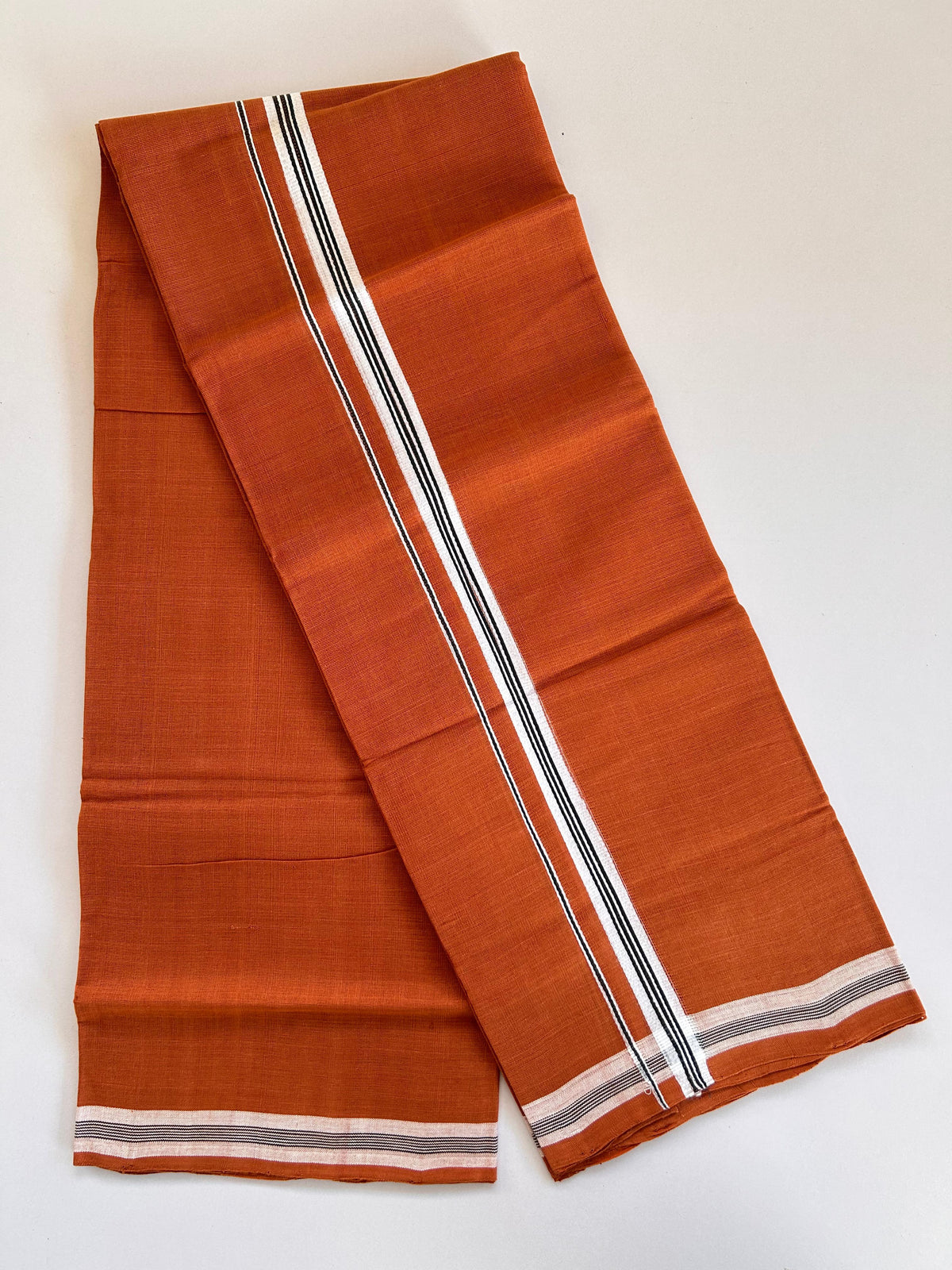 Kerala Handloom Single Kaily/Lungi - KaithariKada 100% Pure Cotton - 60s - 2.5 cm Black & White Kara With Kavi Colour Body - (2 meter / 4 muzham) - 50 KK8081 ELA