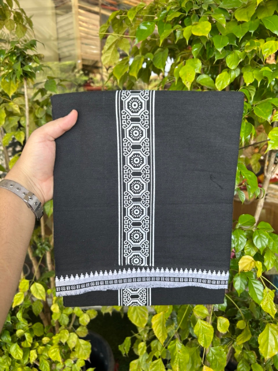 18% Discount! Cotton 80% & Polyester 20% - Kaitharikada Single Black - Kaily / Lungi - 40s - 2 inch Printed kara Kuppadam Border (2 meter / 4 muzham) - 8 KK8040 MUT