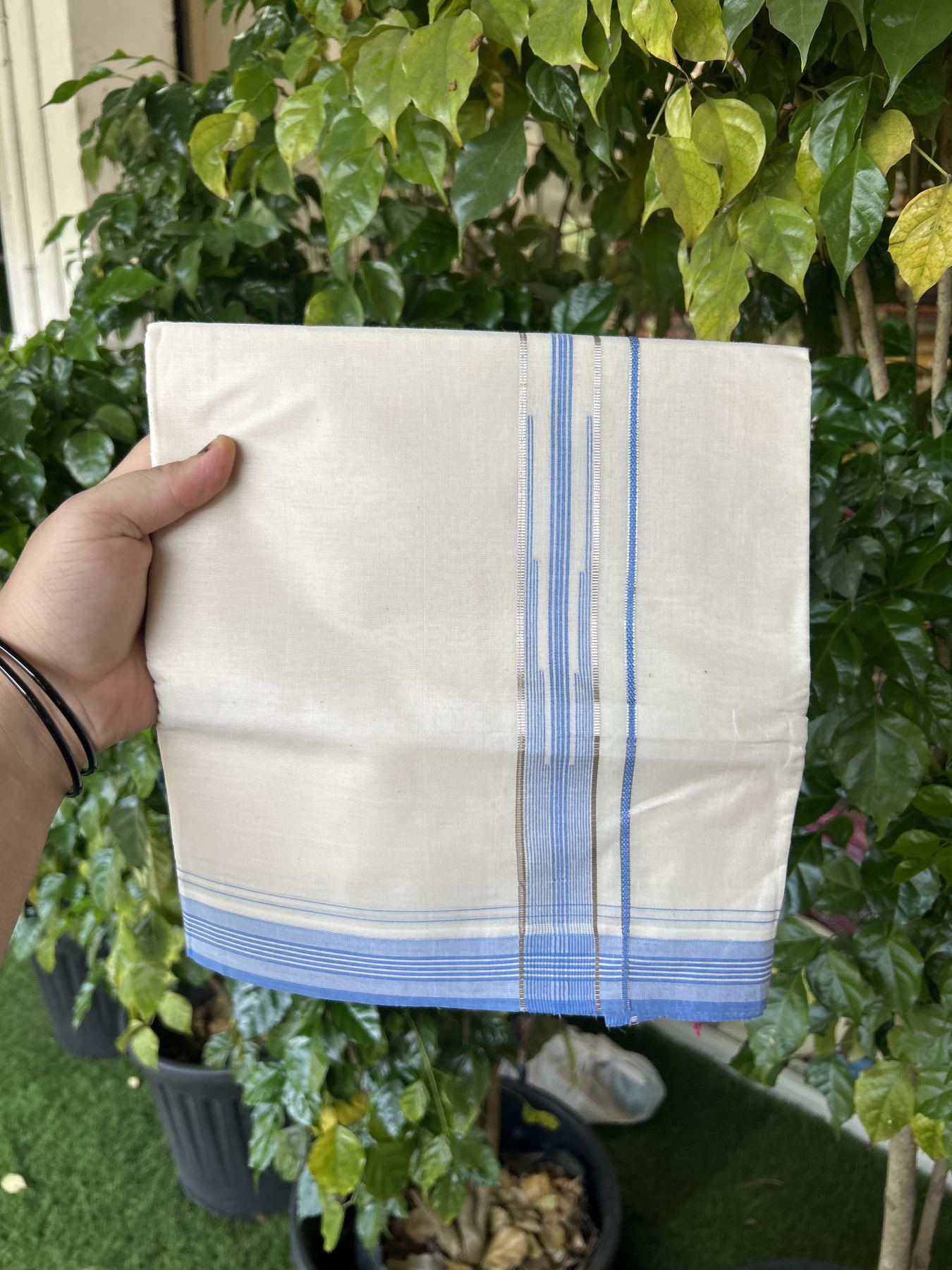 20% Discount ! KaithariKada Balaramapuram 100% Cotton Double Off White - (Unbleached) - Mundu / Dhoti- 100x80 -  1.25 inch Puliyilakkara Silver Kasav & Blue shaded striped chutty Kara - 4 mtr (8.5 Muzham) - 36 KK5340 VIN