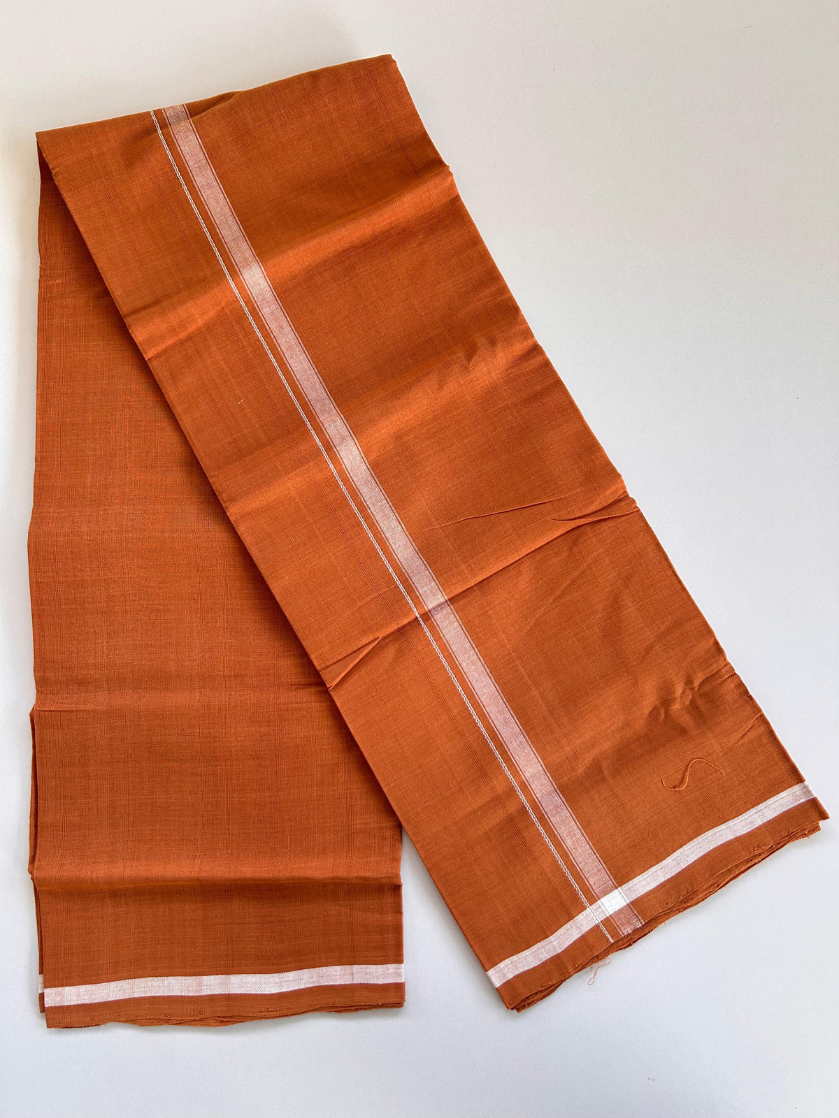 Kerala Handloom Single Kaily/Lungi - KaithariKada 100% Pure Cotton - 30s - 1.5 cm White Shaded Kara With Kavi Colour Body - (2 meter / 4 muzham) - 52 KK8081 ELA