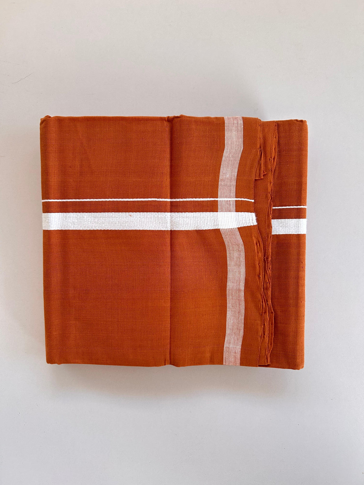 Kerala Handloom Single Kaily/Lungi - KaithariKada 100% Pure Cotton - 60s - 1.5 cm White Kara With Kavi Colour Body - (2 meter / 4 muzham) - 54 KK8081 ELA