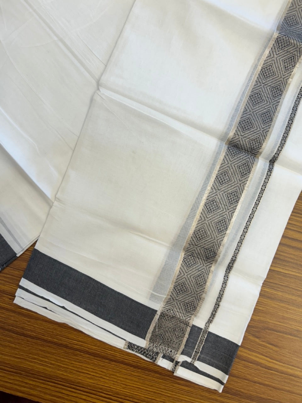 20% Discount! KaithariKada Balaramapuram 100% Cotton Double Pure white Mundu/Dhoti - 100x80 - 1.5 Inch Silver Kasav Black jacquard pattern Kara 3.90 mtr(8 muzham) - 1 KK5305 PMC