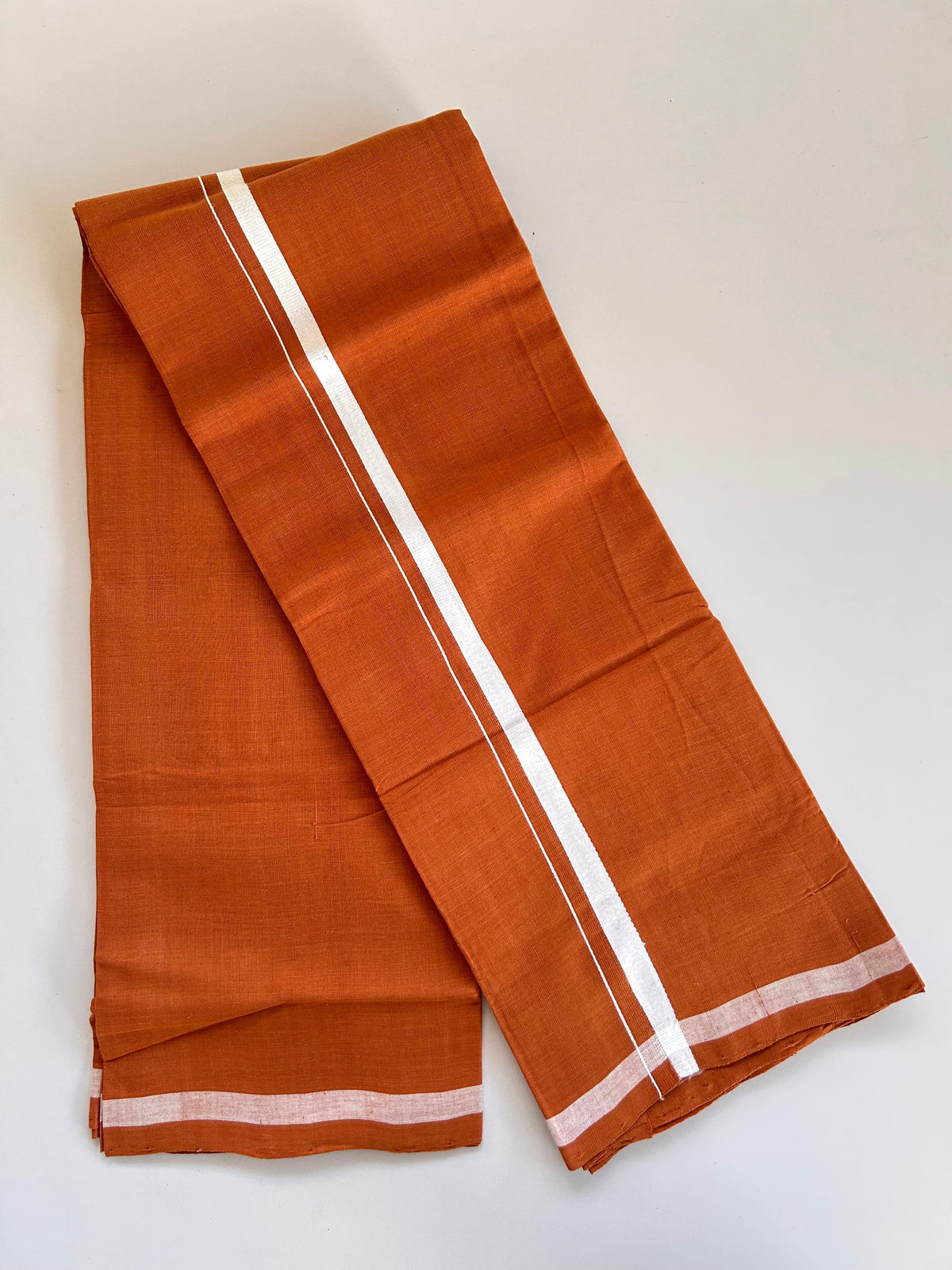 Kerala Handloom Single Kaily/Lungi - KaithariKada 100% Pure Cotton - 60s - 1 cm White Kara With Kavi Colour Body - (2 meter / 4 muzham) - 55 KK8081 ELA