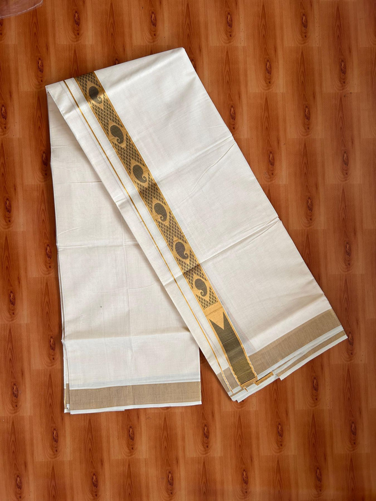 Double Off White (Unbleached) Mund/Dhoti - 20% Discount! KaithariKada Mixed Cotton - 60s - 1.5 inch Dark Green Gold Kasav Jacquard Design Chutty Kara 4 mtr (8.5 Muzham) - 2 KK5520 PMC
