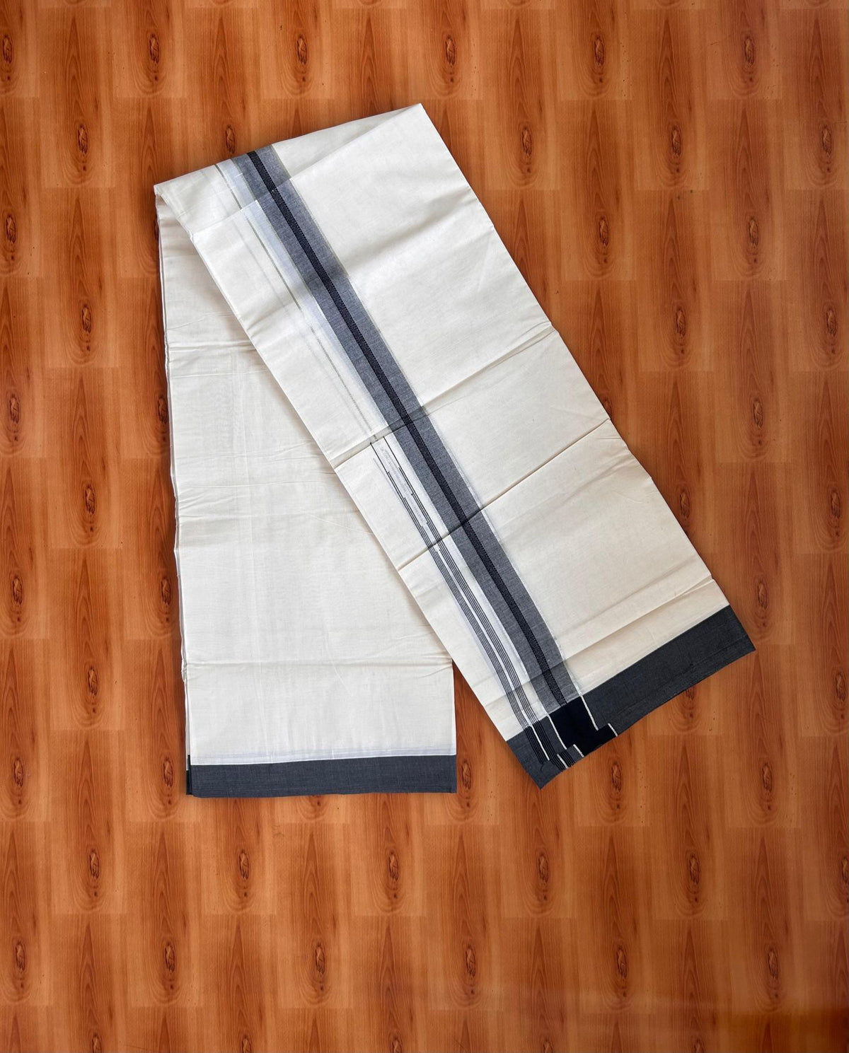 Double Off White (Unbleached) Mundu/Dhoti - 20% Discount! KaithariKada 100% Cotton - 80X90 - 1.5 inch Black Silver Kasav Chutty Kara 4 mtr (8.5 Muzham) - 16 KK5520 PMC
