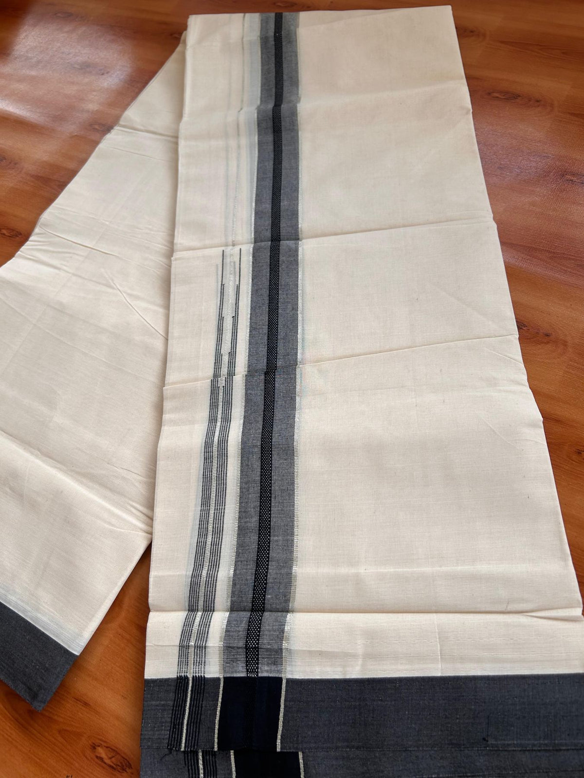 Double Off White (Unbleached) Mundu/Dhoti - 20% Discount! KaithariKada 100% Cotton - 80X90 - 1.5 inch Black Silver Kasav Chutty Kara 4 mtr (8.5 Muzham) - 16 KK5520 PMC