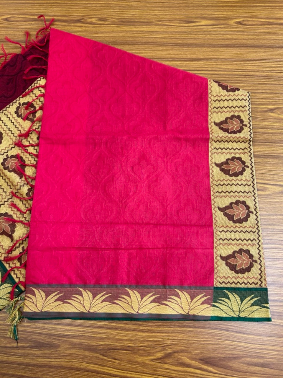Kerala Colour Cotton Saree - Dark Reddish Pink Green & Sand Brown Flower Design Kara - Kaitharikada - 4KK1008RJT