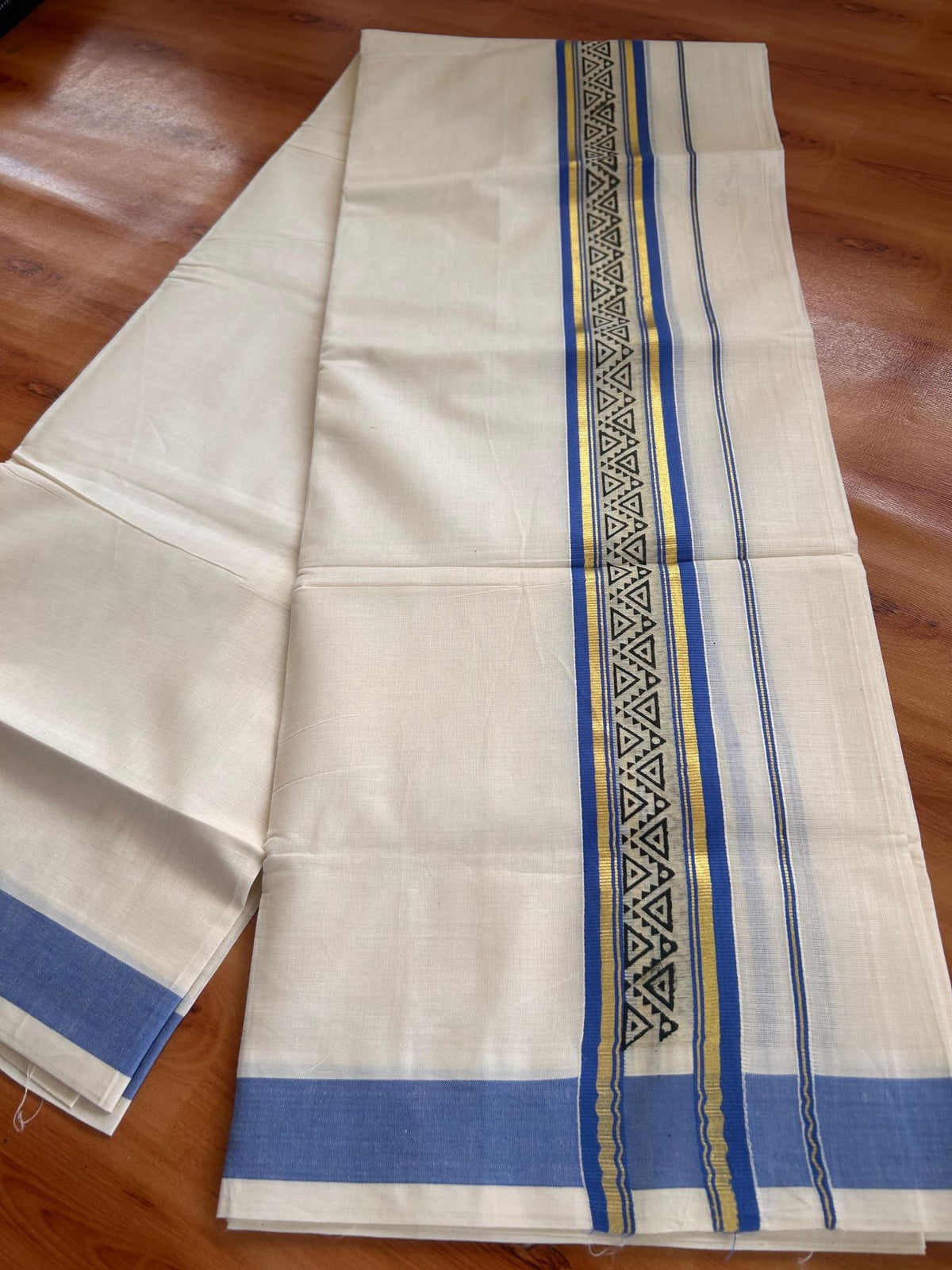 Off White (Unbleached) Double Mund/Dhoti - 20% Discount ! KaithariKada Mixed Cotton - 80x72 - 2.25 inch Blue & Gold Kasav Tissue Printed Design Kara 4 mtr (8.5 Muzham) - 31 KK5220 PMC