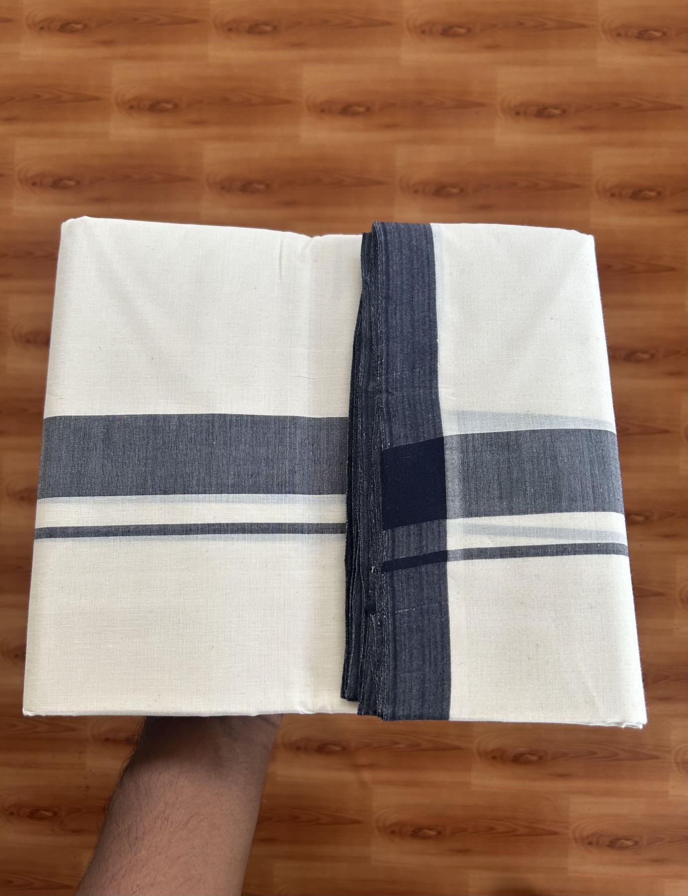 25% Discount! KaithariKada Handloom Millpaav - Kerala Handloom - Cotton Double Mundu/Dhoti Off white (Unbleached) - 80x90 - 1.25 inch Solid Navy Blue Mulloth Kara 3.60 meter (8 Muzham) - 19 KK5383 RAM