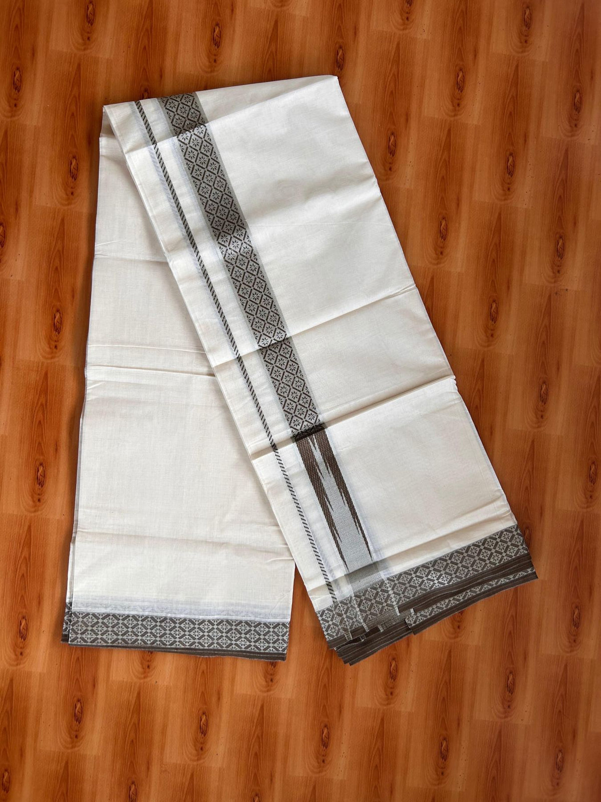 Double Off White (Unbleached) Mund/Dhoti - 20% Discount! KaithariKada 100% Cotton - 100x80- 1.5 inch Bronze Olive Silver Kasav Jacquard Design Chutty Kara 4 mtr (8.5 Muzham) - 40 KK5520 PMC