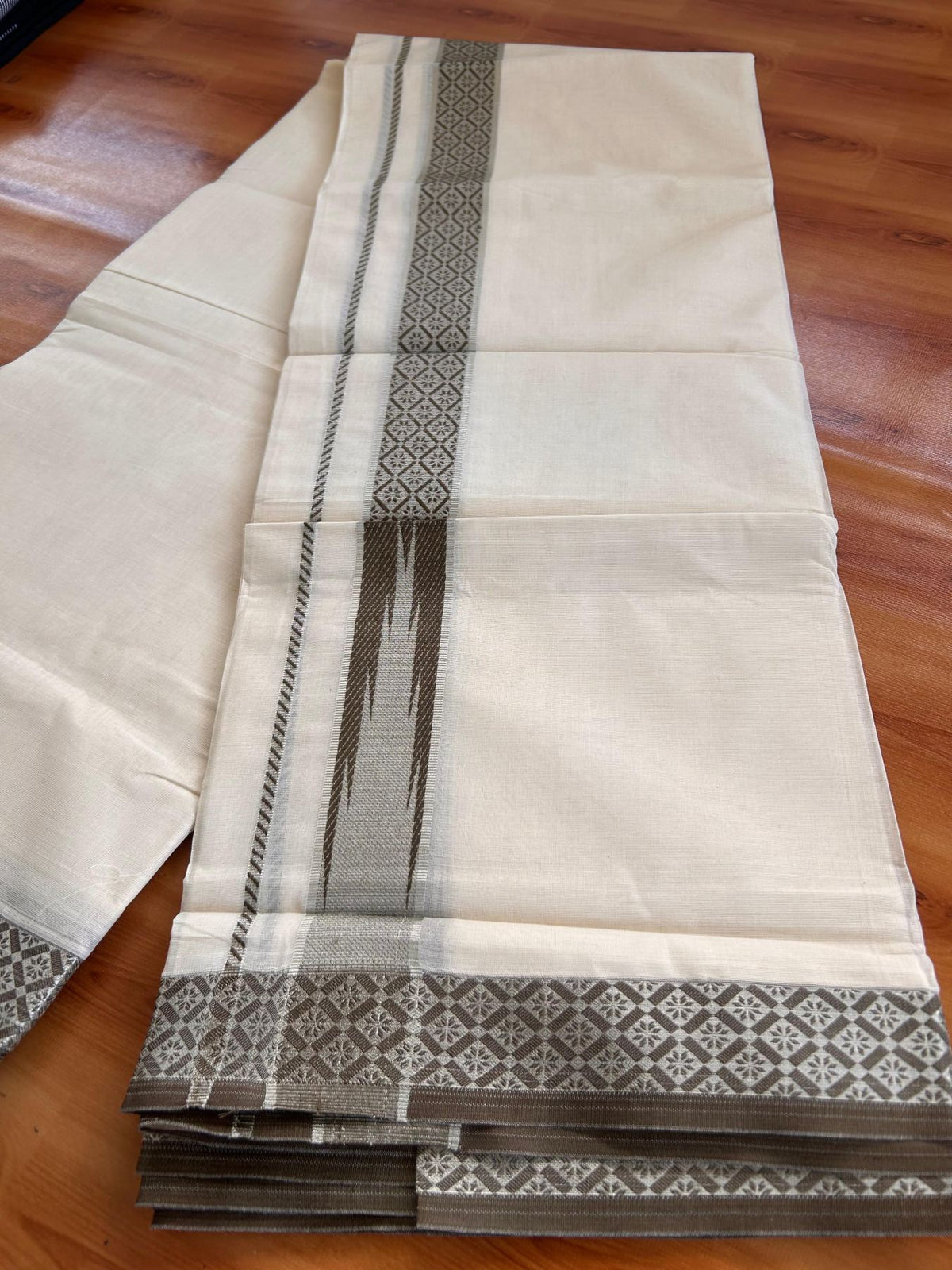Double Off White (Unbleached) Mund/Dhoti - 20% Discount! KaithariKada 100% Cotton - 100x80- 1.5 inch Bronze Olive Silver Kasav Jacquard Design Chutty Kara 4 mtr (8.5 Muzham) - 40 KK5520 PMC