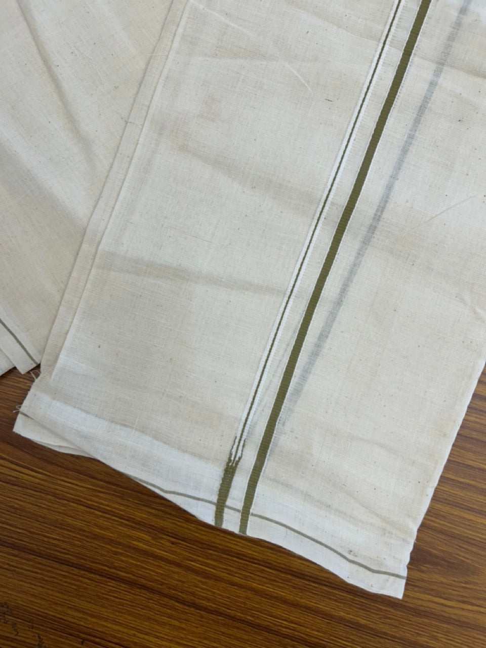 KaithariKada HANDLOOM UNAKKUPAAV Balaramapuram - 100% PURE Cotton Off White (Unbleached) Neriyath - 0.5 cm Light Olive Green Kara - 2 KK5277 ELA