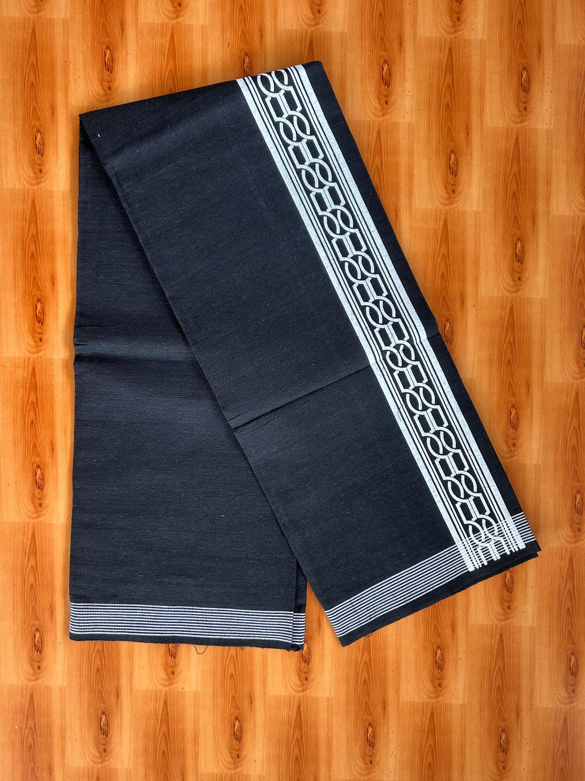 Kaitharikada - Single Kaily / Lungi - Mixed Cotton - 2/40s twisted - 2.5 inch White Printed kara with Black colour body (2 meter / 4 muzham) - 2 KK8082 SAT