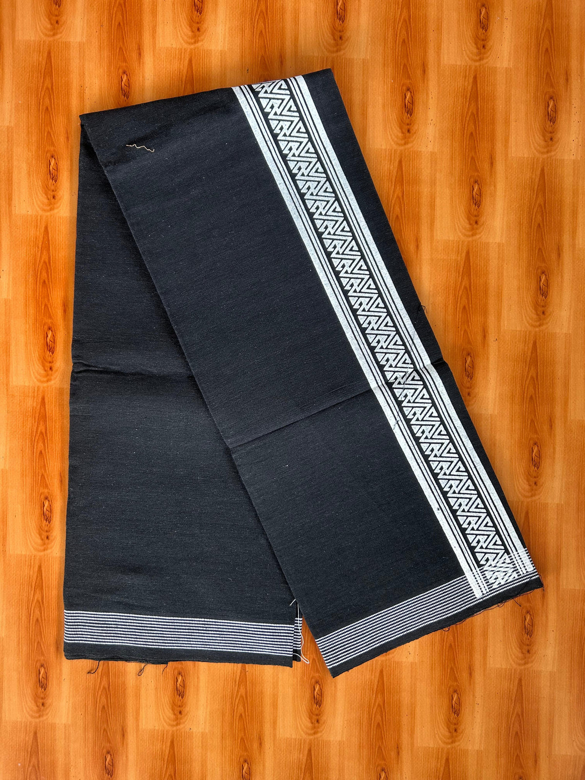 Kaitharikada - Single Kaily / Lungi - Mixed Cotton - 2/40s twisted - 2.5 inch White Printed kara with Black colour body (2 meter / 4 muzham) - 3 KK8082 SAT