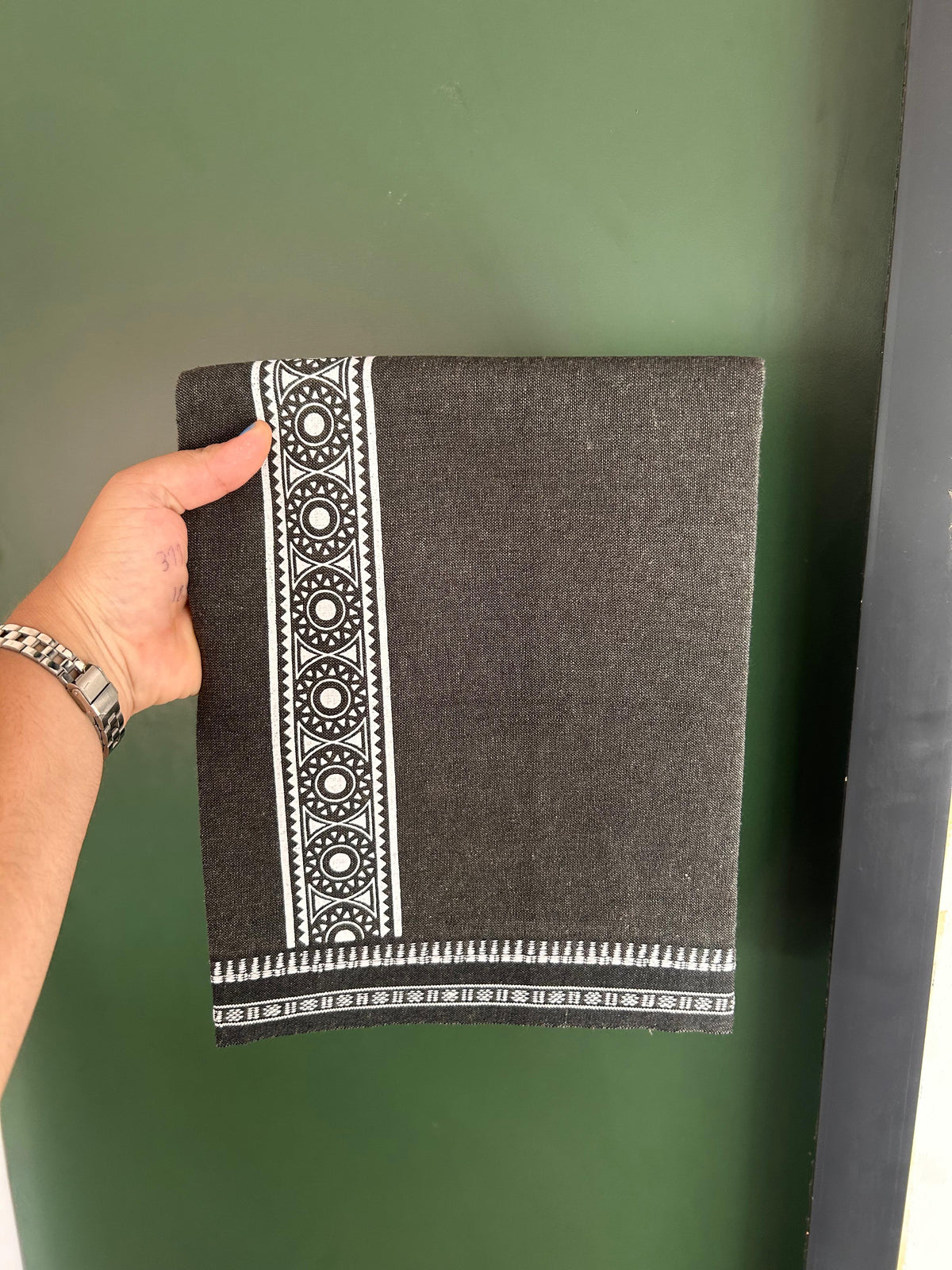 Kaitharikada - Single Kaily / Lungi - Mixed Cotton - 20s twisted - 2 inch White Printed kara with Olive Green & Black colour body (2 meter / 4 muzham) - 5 KK8082 SAT