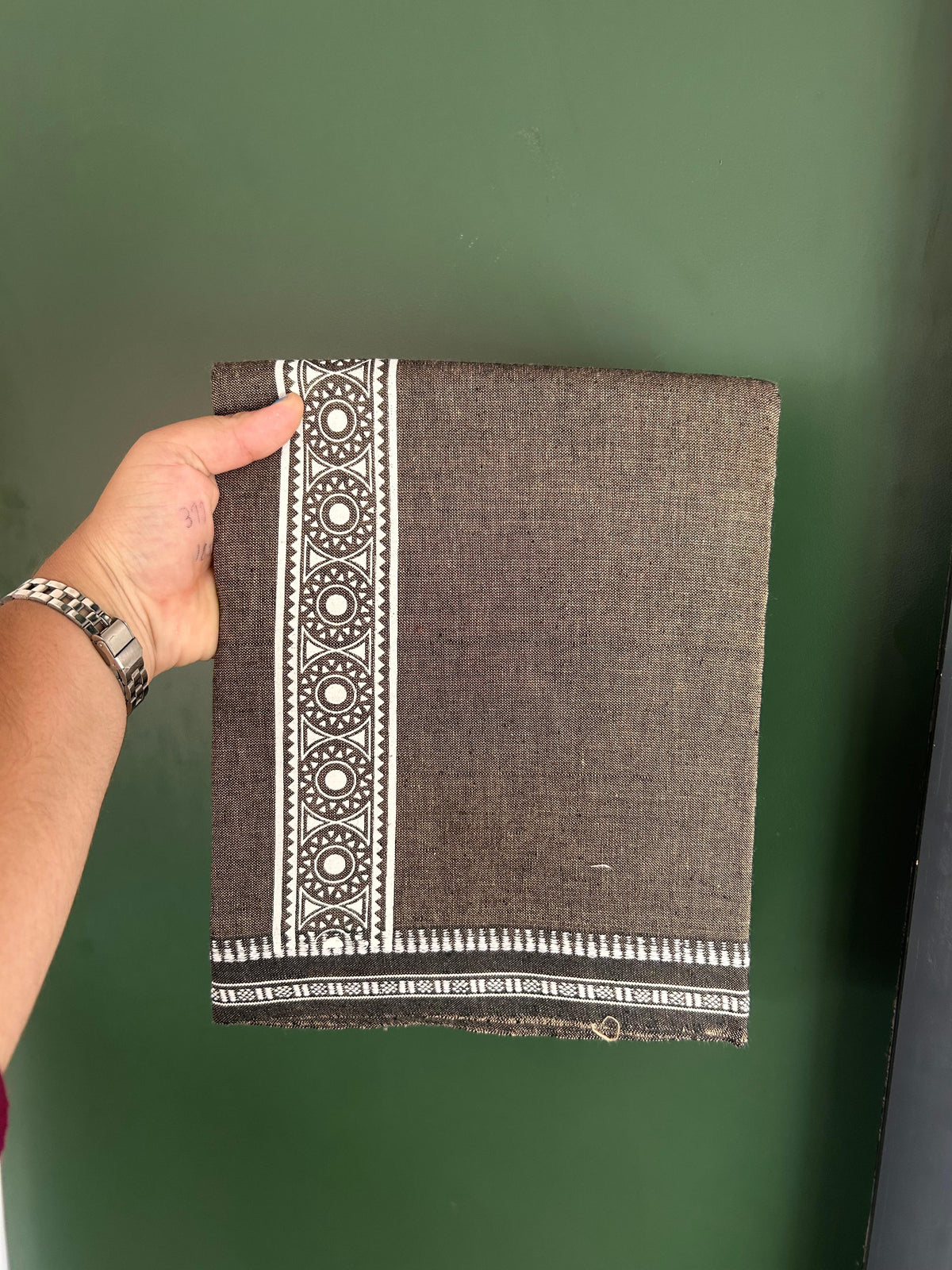Kaitharikada - Single Kaily / Lungi - Mixed Cotton - 20s twisted - 2 inch White Printed kara with Sand Brown & Black colour body (2 meter / 4 muzham) - 6 KK8082 SAT