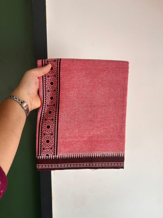 Kaitharikada - Single Kaily / Lungi - Mixed Cotton - 20s twisted - 2 inch Dark Brown Printed kara with White & Magenta Red Shaded colour body (2 meter / 4 muzham) - 11 KK8082 SAT