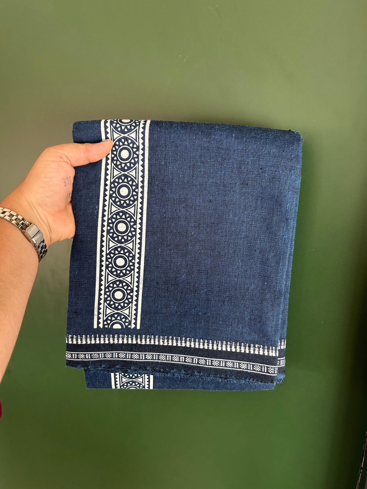 Kaitharikada - Single Kaily / Lungi - Mixed Cotton - 20s twisted - 2 inch White Printed kara with Navy Blue & Black Shaded colour body (2 meter / 4 muzham) - 13 KK8082 SAT