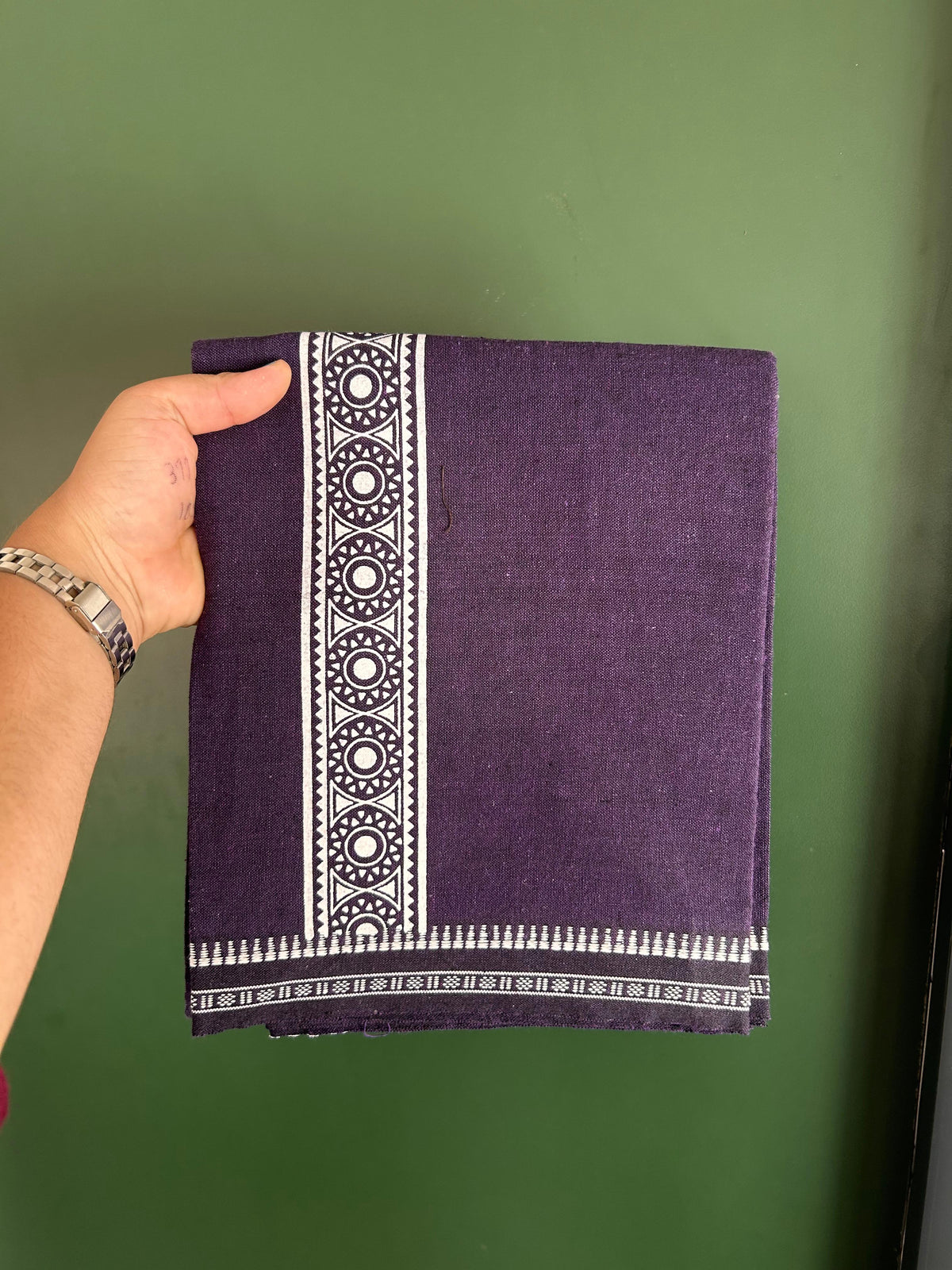 Kaitharikada - Single Kaily / Lungi - Mixed Cotton - 20s twisted - 2 inch White Printed kara with Violet & Black Shaded colour body (2 meter / 4 muzham) - 14 KK8082 SAT