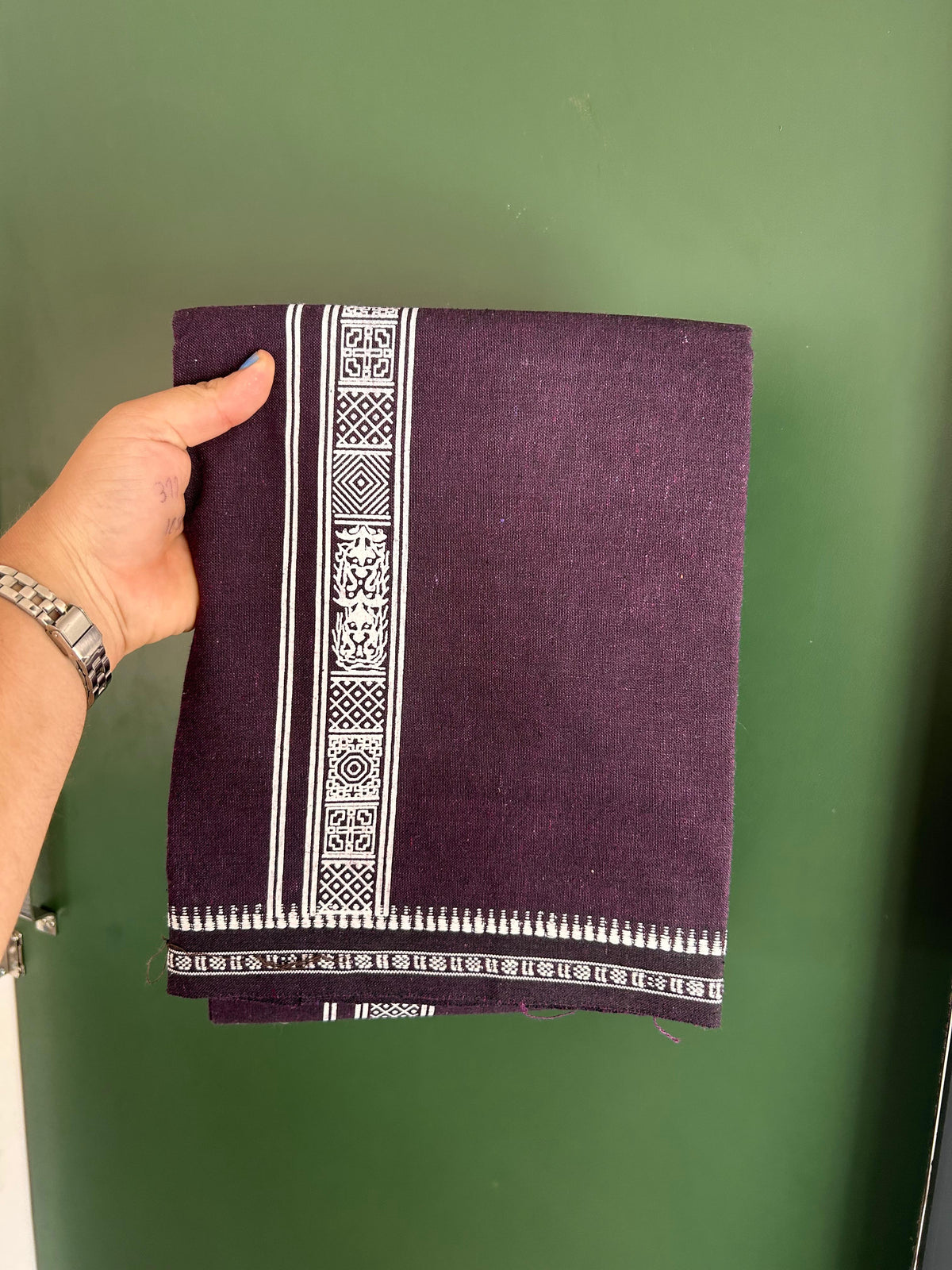Kaitharikada - Single Kaily / Lungi - Mixed Cotton - 20s twisted - 1.5 inch White Printed kara with Purple & Black Shaded colour body (2 meter / 4 muzham) - 20 KK8082 SAT