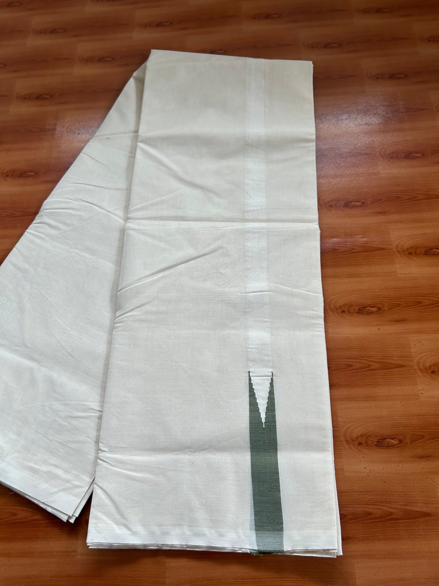 20% Discount! KaithariKada Balaramapuram 100% Cotton Double Off white Mundu/Dhoti- 100x100 - 1 inch Puliyilakkara Olive Green Chutty Kara - 3.88m - 15 KK5381 ASH
