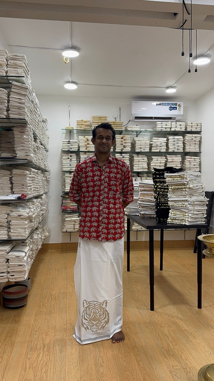 Kaduva Print Single Kaily / Lungi New! Kaitharikada - Polyster Mixed Cotton - (20s) - Pure white - Silver Print with White colour body (2 meter / 4 muzham) - 3 KK8068 GAN