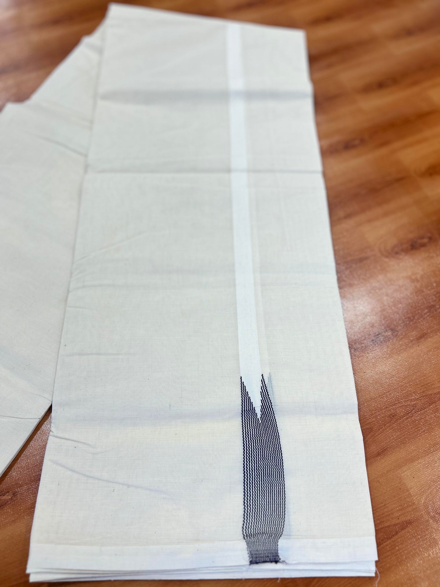 Double Off white Mundu/Dhoti - 23% Discount! KaithariKada Balaramapuram 100% Cotton - 100x100 - 0.5 inch Puliyilakkara Violet Striped Chutty Kara - 4 mtr (8.5 muzham) - 14 KK5401 ASH