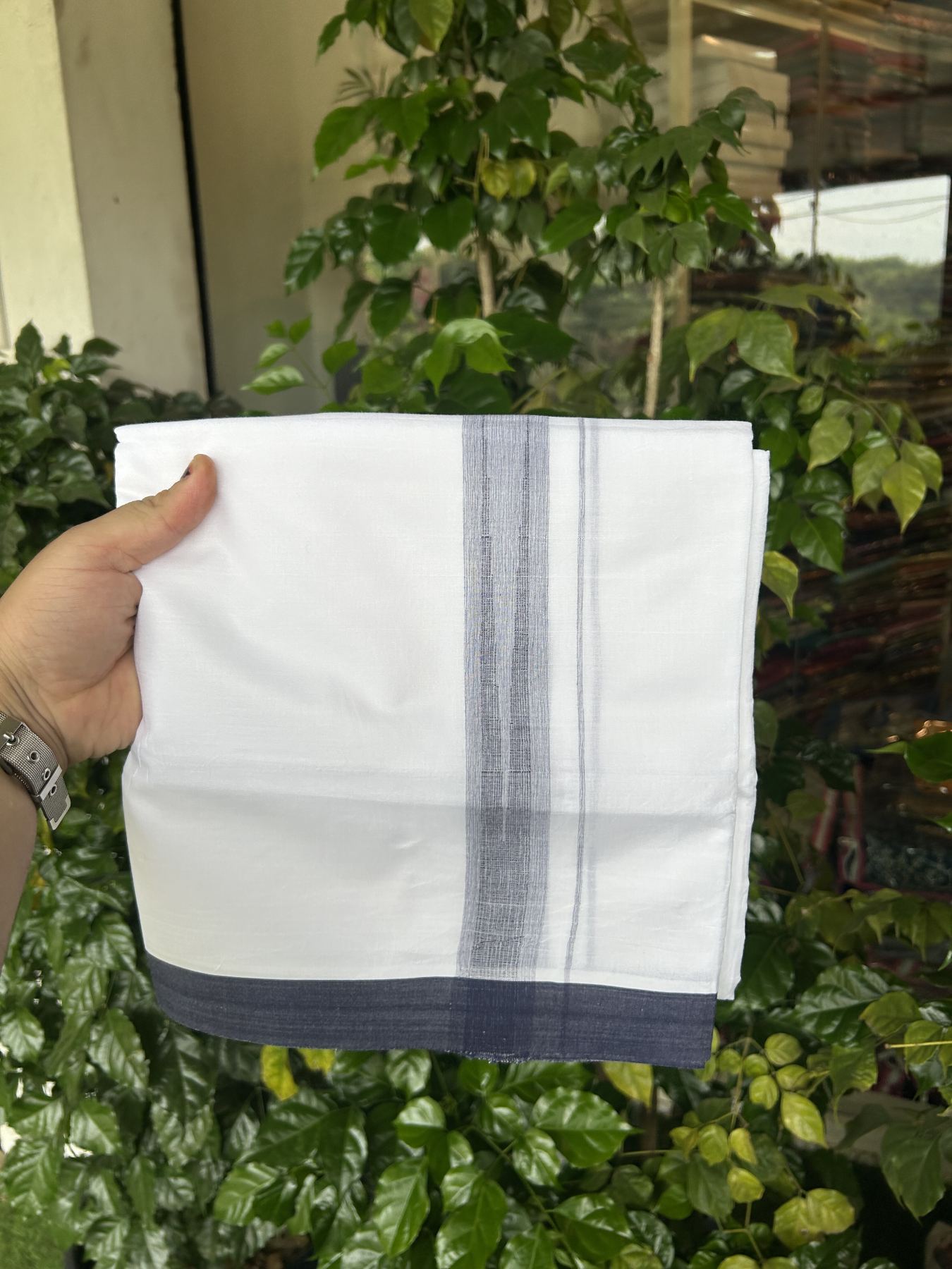 20% Discount! KaithariKada Balaramapuram 100% Cotton Double Pure white Mundu/Dhoti- 100X80 - 1.25 inch Puliyilakkara Navy Blue Chutty kara - 4 mtr ( 8.5 muzham) - 6 KK5341 VIN