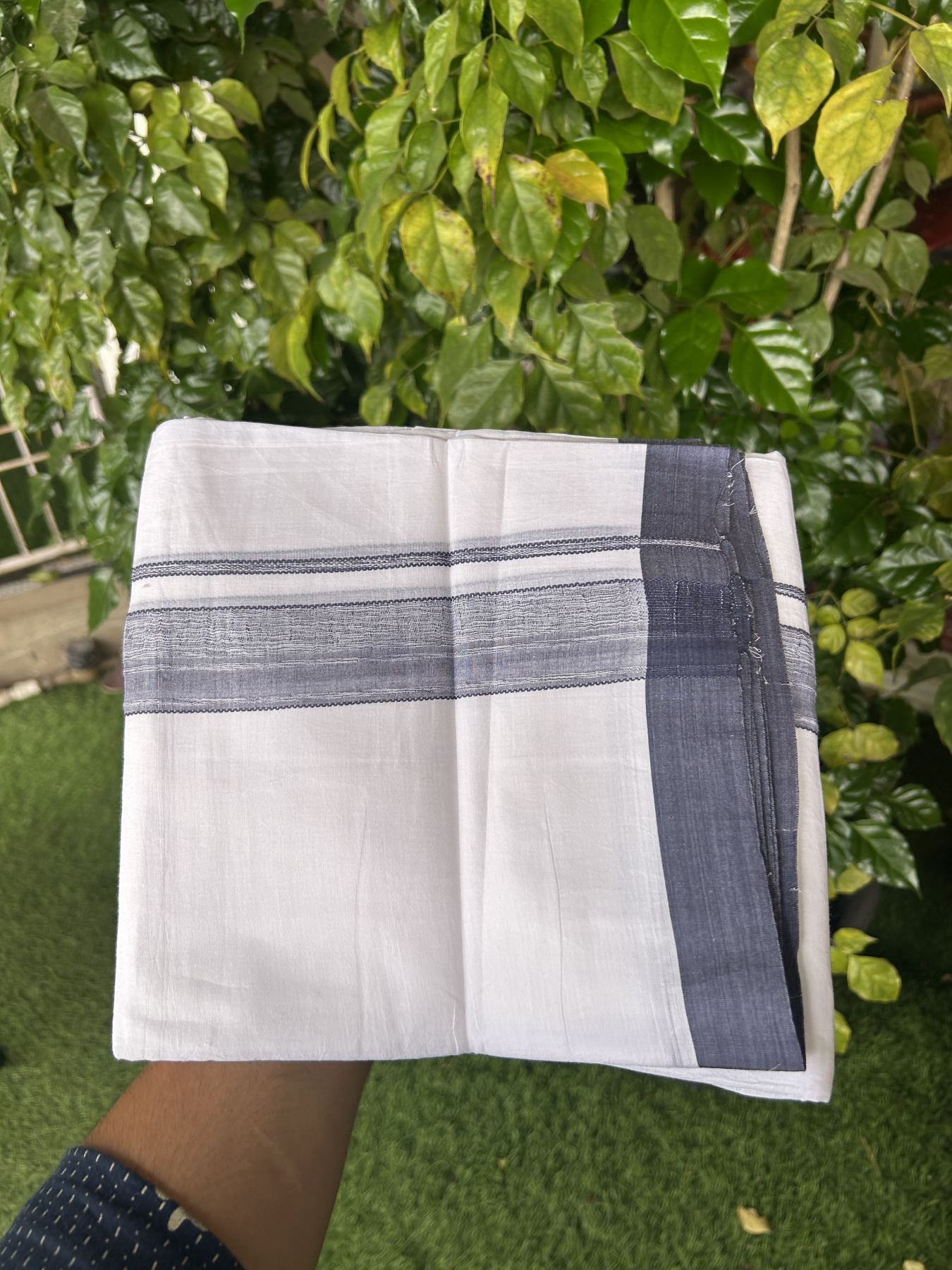 20% Discount! KaithariKada Balaramapuram 100% Cotton Double Pure white Mundu/Dhoti- 100X80 - 1.5 inch Navy Blue Shaded Kara - 4 mtr ( 8.5 muzham) - 33 KK5341 VIN