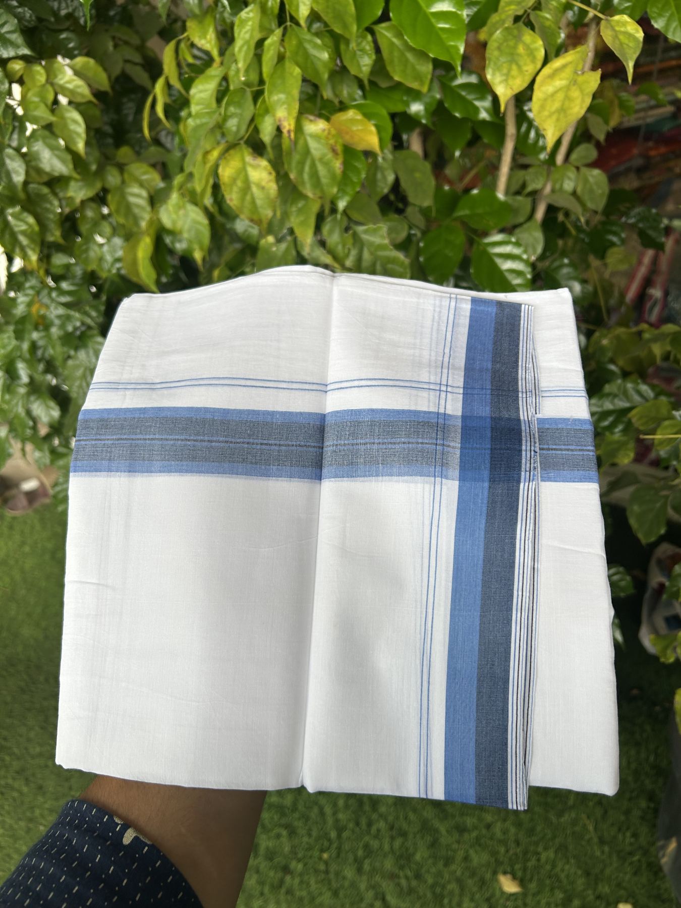 20% Discount! KaithariKada Balaramapuram 100% Cotton Double Pure white Mundu/Dhoti - 100X80 - 1.5 inch Light Blue & Navy Blue shaded Stripes kara - 4 mtr ( 8.5 muzham) - 121 KK5341 VIN