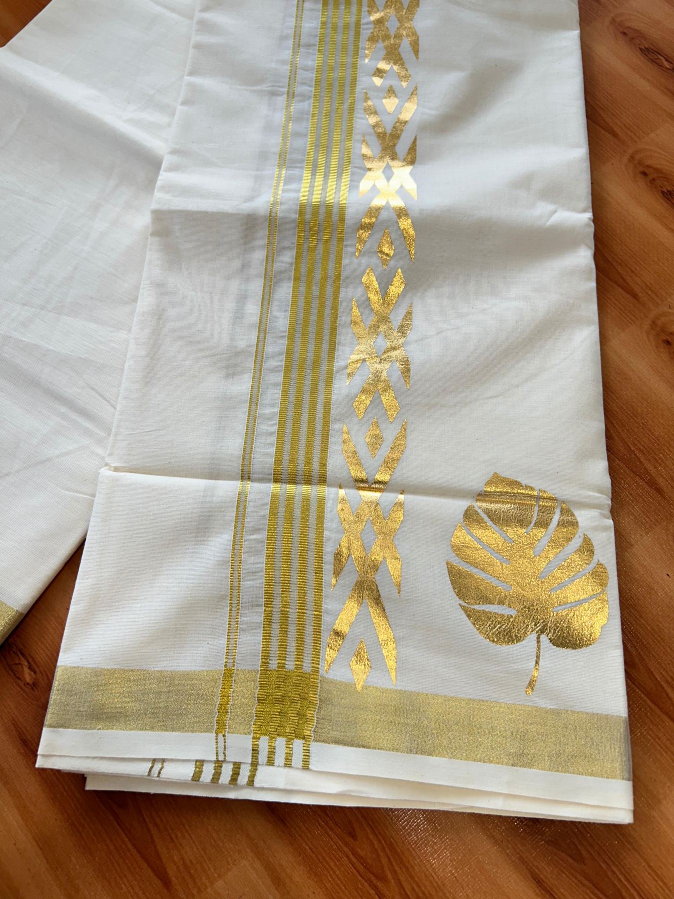 Double Off White (Unbleached) Mundu/Dhoti - 20% Discount!! KaithariKada Mixed Cotton (60s) - 2.5 inch Gold Kasav Striped & Printed Designer Kara 4 mtr (8.5 Muzham) - 13 KK5487 CKS
