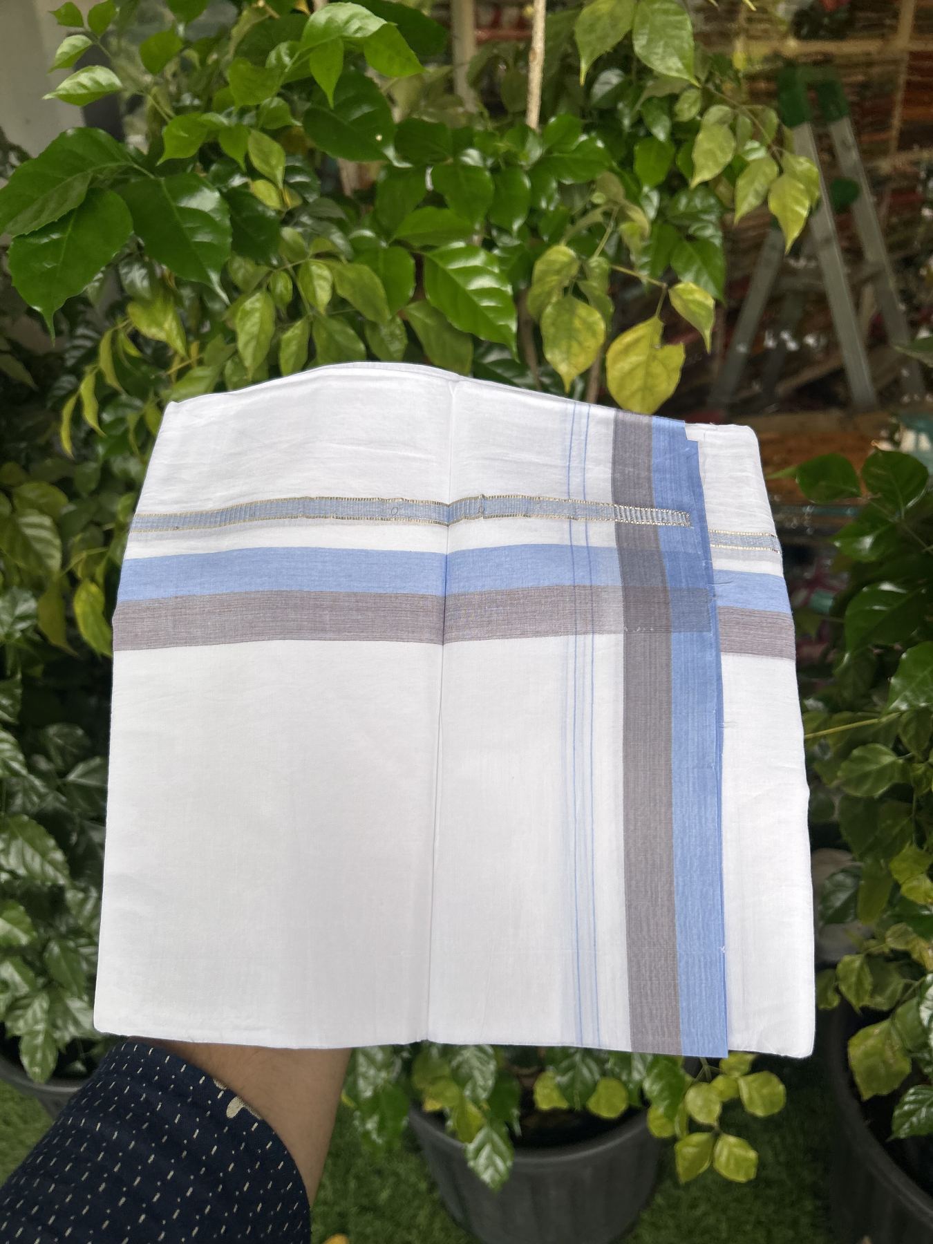20% Discount! KaithariKada Balaramapuram 100% Cotton Double Pure white Mundu/Dhoti - 100X80 - 1.25 inch Silver Kasav Sky Blue & Brown shaded kara - 4 mtr ( 8.5 muzham) - 81 KK5341 VIN