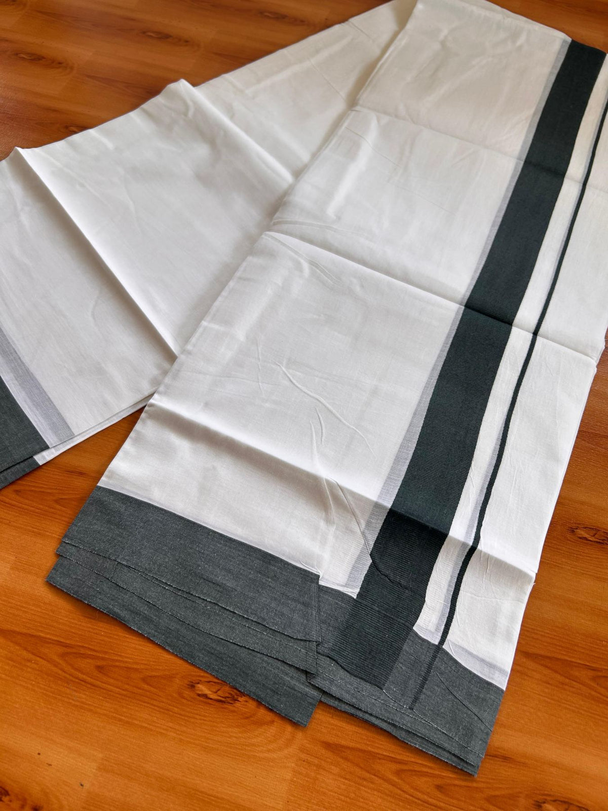 Pure White Double Mundu/Dhoti - 20% Discount ! Kaitharikada Pure Cotton - 100x80 - 1.5 inch Deep Green Kara 3.80 mtr (8 muzham) - 7 KK5523 MC