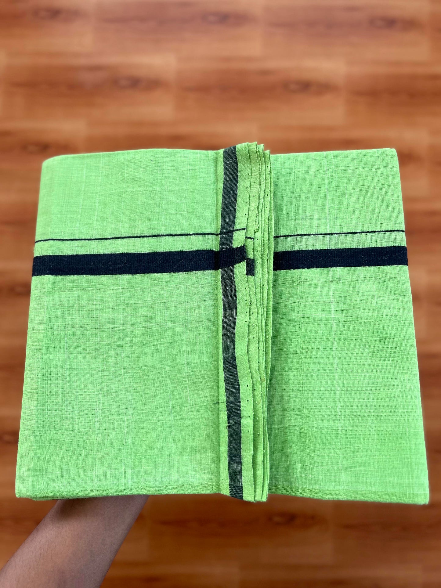 Kerala Handloom Single Kaily/Lungi - KaithariKada 100% Pure Cotton - 40s - 0.5 cm Black Kara With Light Green Colour Body - (2 meter / 4 muzham) - 5 KK8057 ELA