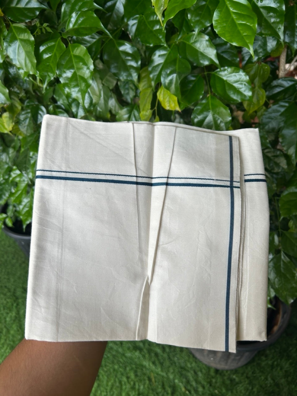 24% Discount !! KaithariKada Balaramapuram 100% Cotton Off White (Unbleached) Single Mundu/Dhoti - Twisted 60s Thread - 0.5 cm Peacock Blue Kara (2 meter / 4 muzham) - 13KK5236 GL