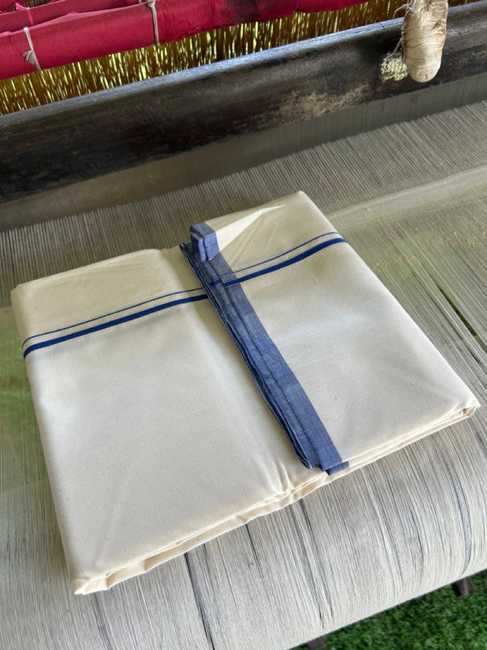 30% Discount!! SIGNATURE KAITHARIKADA EXCLUSIVE SINGLE DHOTI - 100% Cotton Balaramapuram HANDLOOM Single Mundu/Dhoti - Off White - (Unbleached) 0.5inch Blue Kara (2 metre / 4 muzham)- 4KK5021KAI