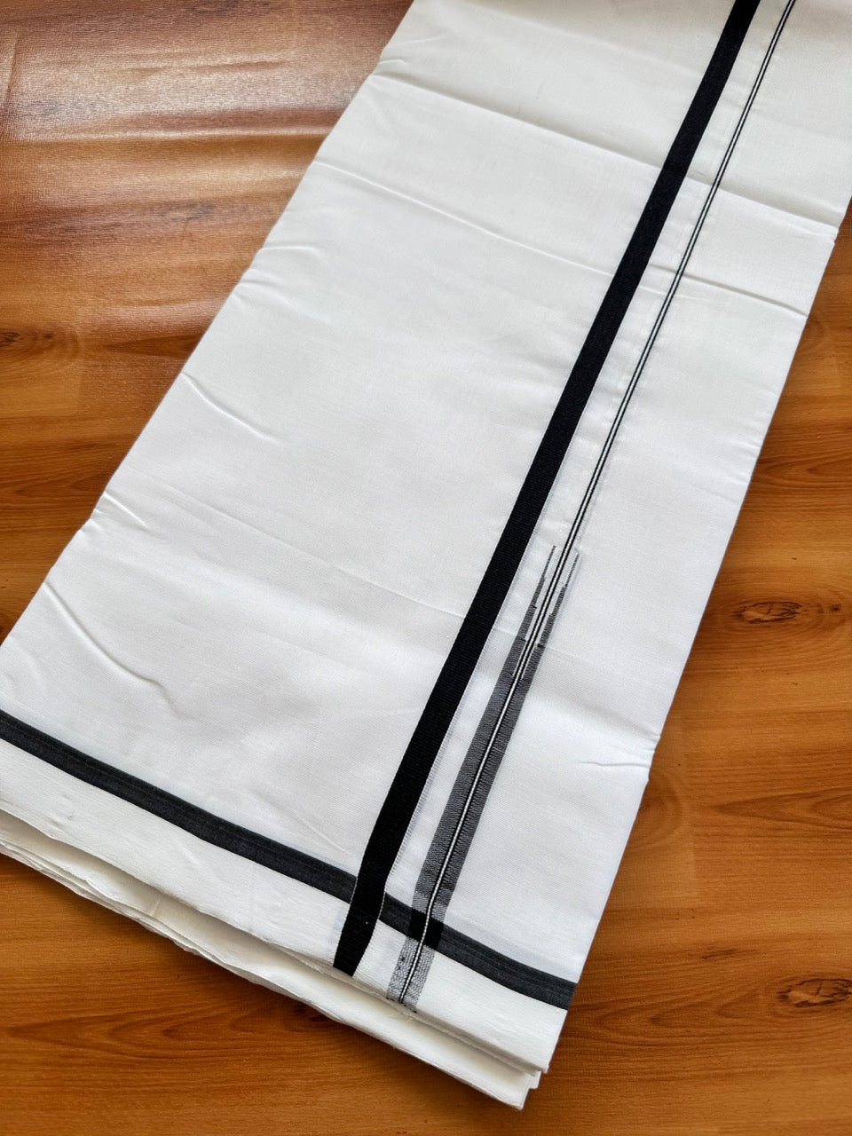 25% Discount!! New Ultra Pure White Thread Handloom - Kerala Handloom - 100% Mercerised Cotton Double Mundu/Dhoti - 120 twisted warp x 80s weft - 1 cm Black Puliyilakkara Chutty 4 mtr (8.5 Muzham) - 1 KK5470 REA