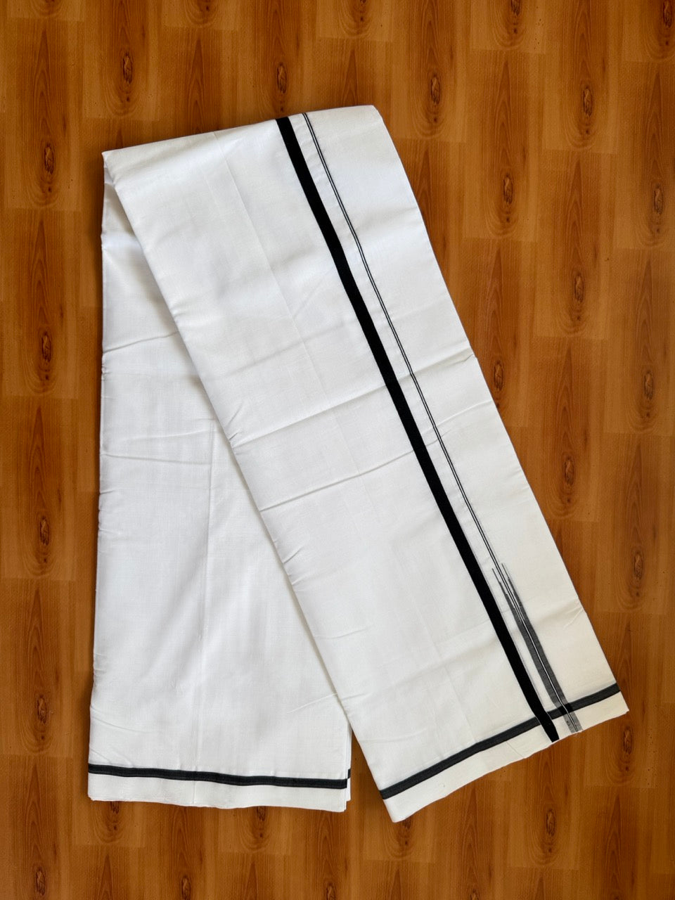 25% Discount!! New Ultra Pure White Thread Handloom - Kerala Handloom - 100% Mercerised Cotton Double Mundu/Dhoti - 120 twisted warp x 80s weft - 1 cm Black Puliyilakkara Chutty 4 mtr (8.5 Muzham) - 1 KK5470 REA