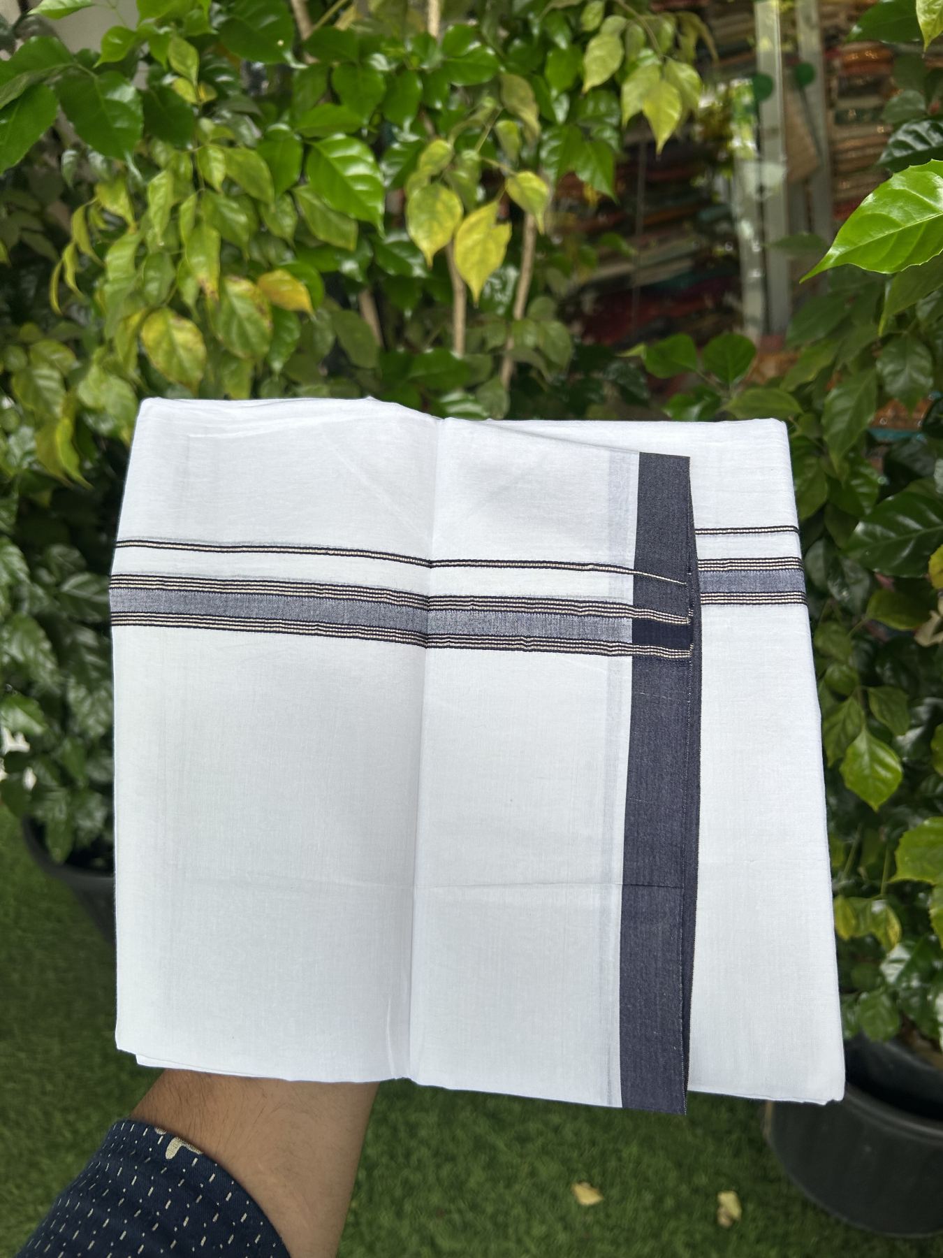 20% Discount! KaithariKada Balaramapuram 100% Cotton Double Pure white Mundu/Dhoti- 100X80 - 0.75 inch Silver Kasav & Navy Blue Striped kara - 4 mtr ( 8.5 muzham) - 19 KK5341 VIN