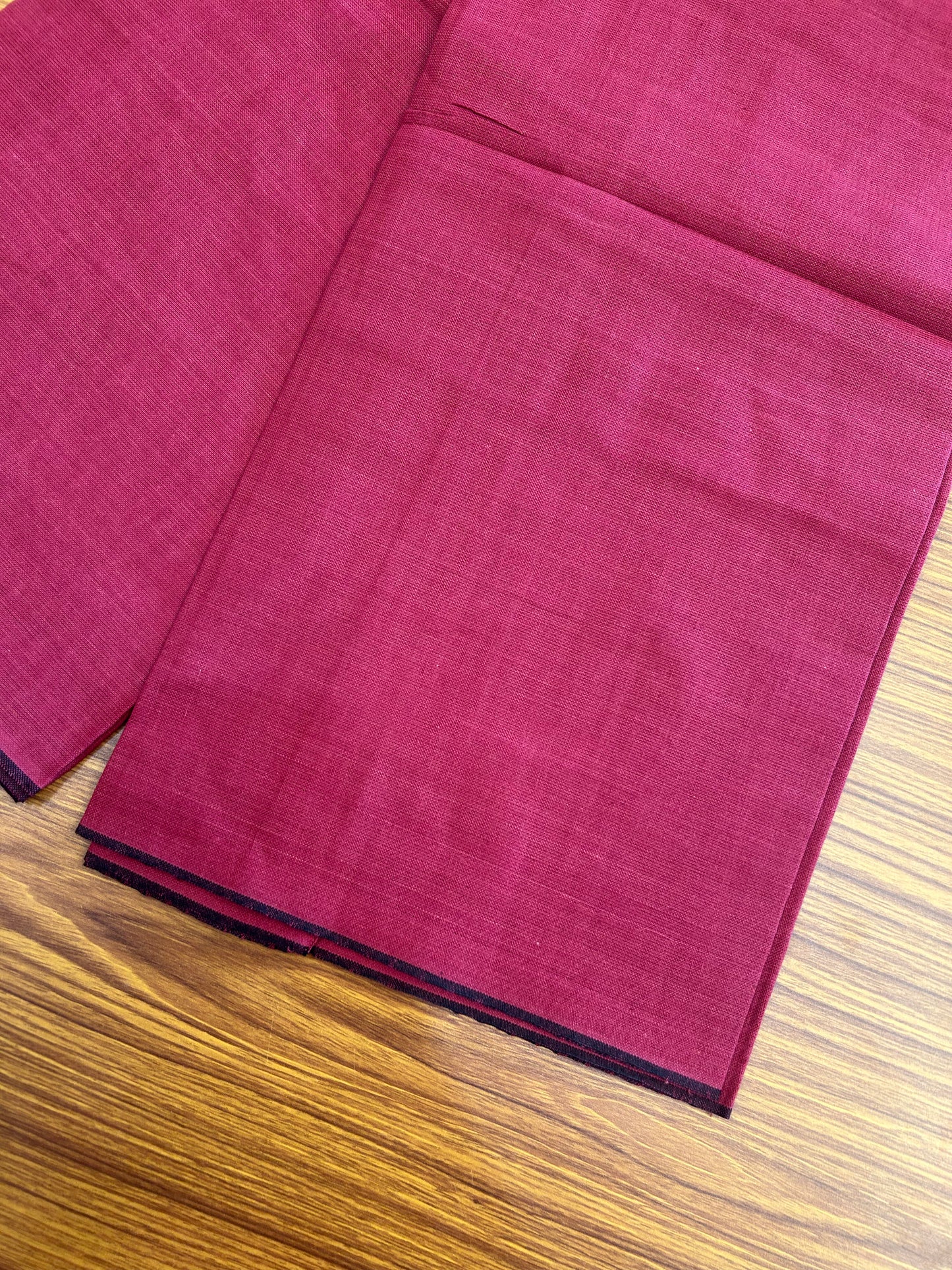 Premium Kathar Type Mund Pure cotton - Kaitharikada - Single Kaily / Lungi - 0.1 inch Black thin kara Border with Maroon colour body (2 meter / 4 muzham) - 58 KK8050 MUT