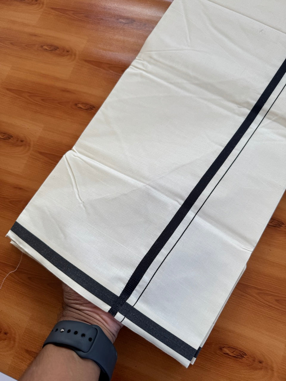 Single Off white 100% Pure Cotton Mundu/Dhoti (Unbleached) - KaithariKada (40s) - 1 cm Black Kara (2 meter / 4 muzham) - 5 KK5472 MC