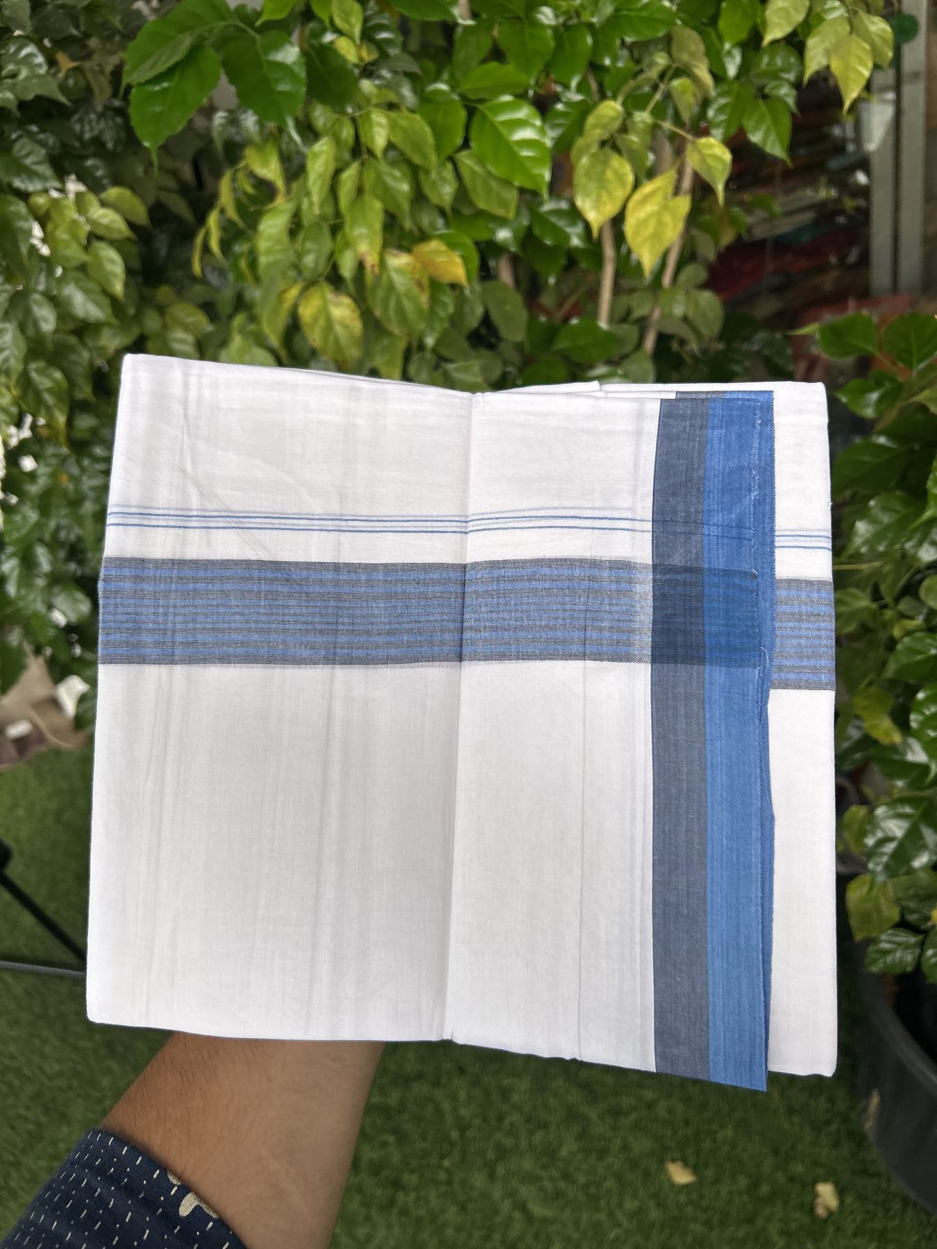 20% Discount! KaithariKada Balaramapuram 100% Cotton Double Pure white Mundu/Dhoti - 100X80 - 1.5 inch Blue & Brown shaded kara - 4 mtr ( 8.5 muzham) - 114 KK5341 VIN