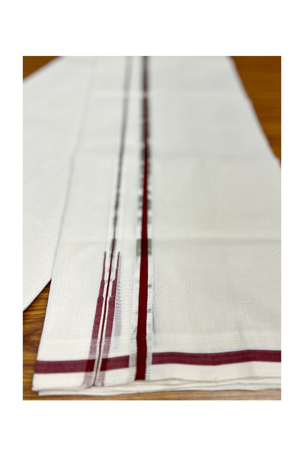 26% DISCOUNT!! KaithariKada HANDLOOM Unakkupaav Balaramapuram - 100% PURE Cotton Off White (Unbleached) - 100x100 Double Mundu/Dhoti - 1.5cm  Chutty Puliyilakkara Silver Kasavu Maroon Kara-231